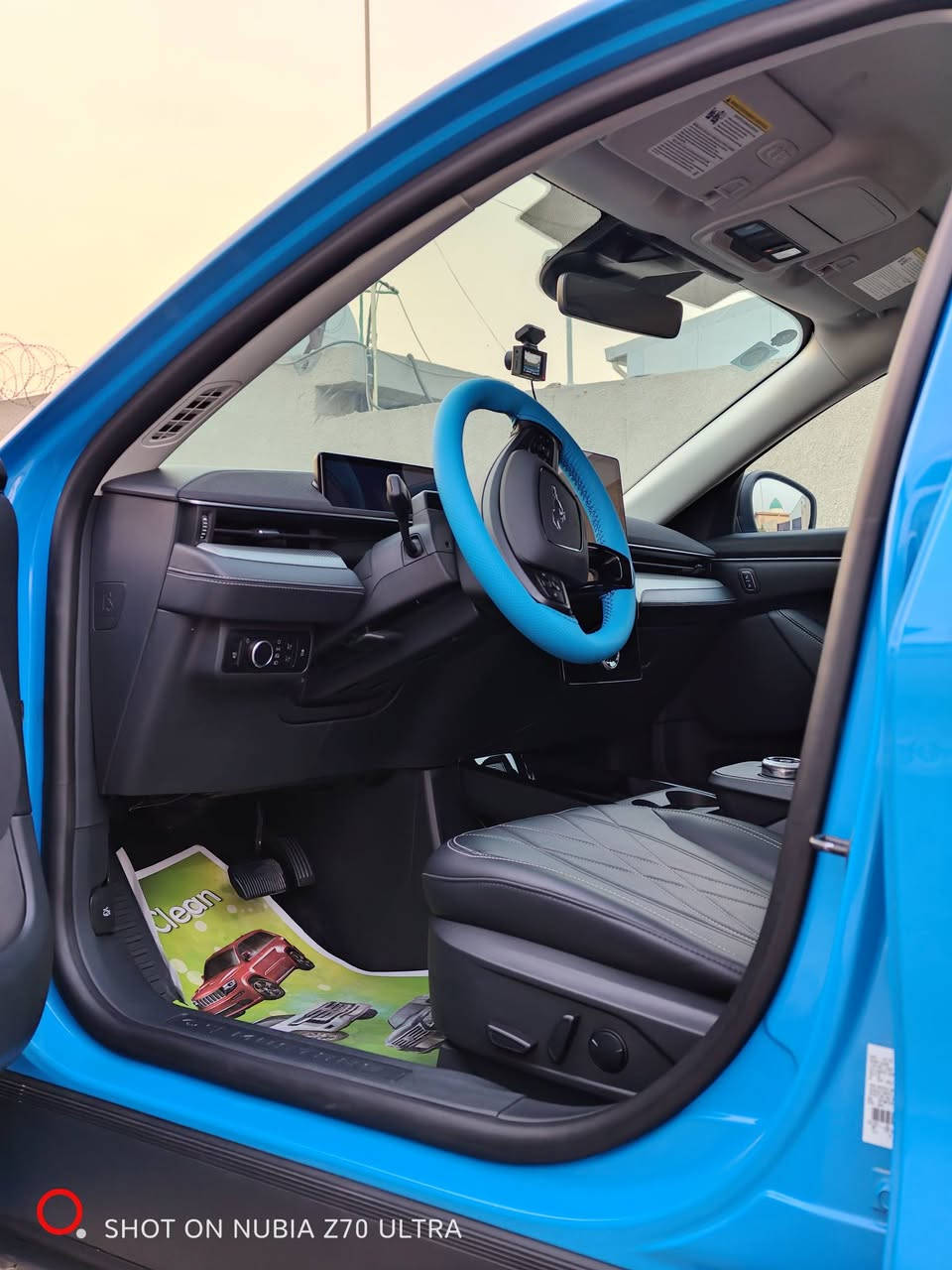 موستك 2023 ماك اي كهرباء بل كامل
فئة سلكت 
تمشي بل شحنة 450 كيلو
  5 كامراة 
شاشة كبيره  
داخل جلد كشنات كهرباء 
رمز دوخل بل باب
نضام صوت B&O دمام خلفي 
حساس امامي خلفي 
وباقي الموصفات المعروفة
السيارة ماشية : 11 الف
حادث السياره فقط جاملغ أمامي 
ومصبوغ فقط نص وربع من البنيد فقط  
سعر : ( 205 ورقة ) بيع او مراوس 
الغزالية ***********
