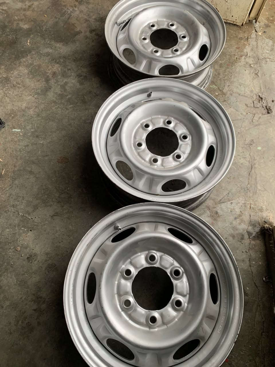 چوار ویلی نیسان پیکاب قیاسی ١٥ زۆر پاکە خواری و تەقیوی تیان نیە نرخی ١٥٠ و مەعمەلە ژم ***********
