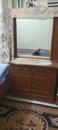 ميز تواليت • بيها مجال