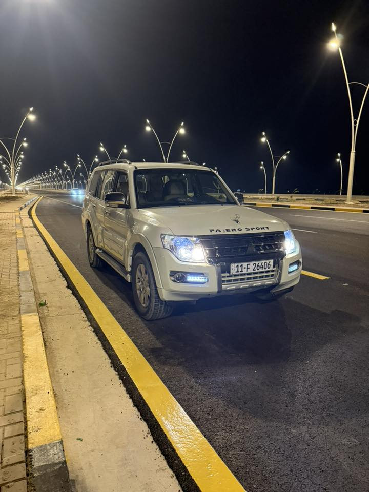 السلام عليكم باجيرو حبتور 2010
ابيع صبغ عام  

محرك ٣٥٠٠
سنويه بأسمي هزه جديده 

سعر 95
***********
