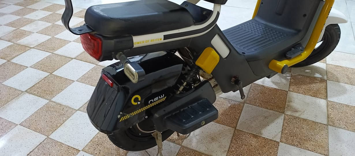 دراجه شحن شركه iBike موديل 2025 بلاد 
المواصفات 
1 اشاير ليد
2 كلوب امامي ليد + ليد نهاري
3 بك لايت ليد 
4 - (3سرع) سرعه 55
5 وضع p بارك
السعر 600الف وبيها مجال المكان واسط قضاء الحي للتواصل ***********
