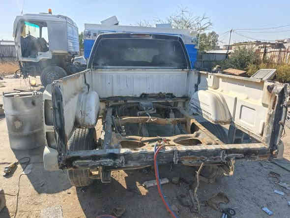 السلام عليكم
اشتغل جميع السيارات سمكره تقصير بدي 
عنواني بغداد الشعله ***********
