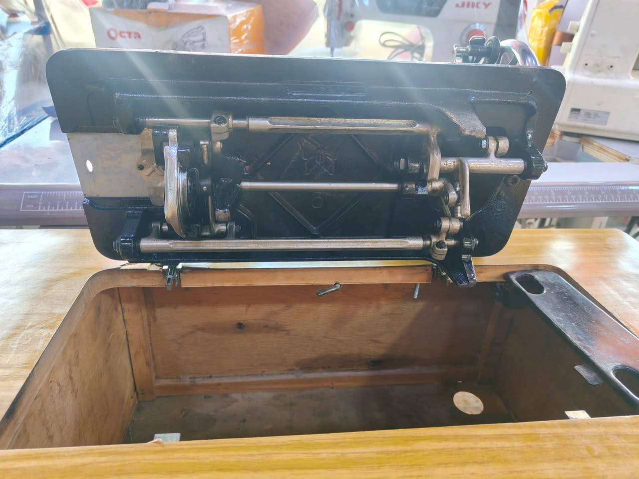 ماكينة فراشة اصلية السعر 200 الف 🔧 بيع وشراء + تصليح مكائن الخياطة -🔧 الموصل 🔧
متوفر عندنا:
✅ مكائن خياطة صناعي ومنزلي - جميع الماركات
✅ تصليح جميع الأعطال + قطع غيار أصلية
✅ ضمان من 15 إلى 20 يوم على التصليح  
✅ تصليح موقعي 🚐 نجيك لحد ورشتك أو بيتك داخل الموصل

📍 نغطي جميع مناطق الموصل
📞 واتساب/اتصال:[***********]

