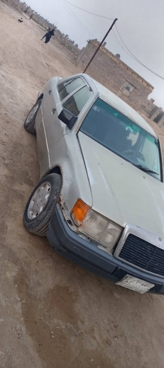 سلام عليكم سياره ماسدس دب سياره جديده سنويه ٣١ مشروع وطني كير ومكينه وكسن وحداديه جديدات  سعر ٣٢ وبي مجال قليل ***********
