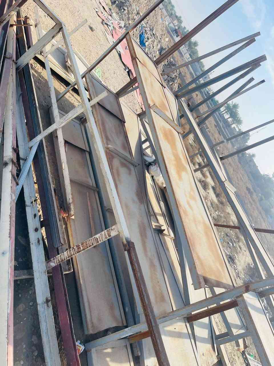 السلام عليكم ورحمة الله وبركاته

 يوجد أرفوف حديد كانت متصل وكصيناها

رفوف حديد ثقيل العدد ٦ رفوف السعر ٣٥٠ وبيها مجال
مستعمل شي قليل 
المكان قرب مدخل جسر تكريت

الاتصال والاستفسار متواجد ***********
نفس ما موضح بصوره
