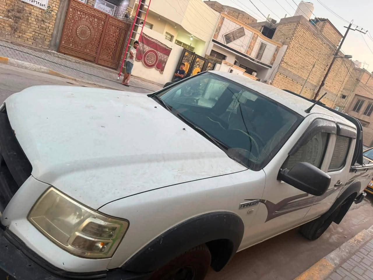 بيكم فورت موديل 2008
كير ومكينه خير من الله 
تخم تاير 
صدري امامي وخلفي نضيف 
اليساره لا ضربه ولا صبغ 
تبريد شغال 
دوشمه جديدة
ملاحضه السياره مال مزاد صلاح الدين 
سعر 60 وبيهة مجال بسيط 
مكان السياره بغداد العبيدي 
استفسار ***********
