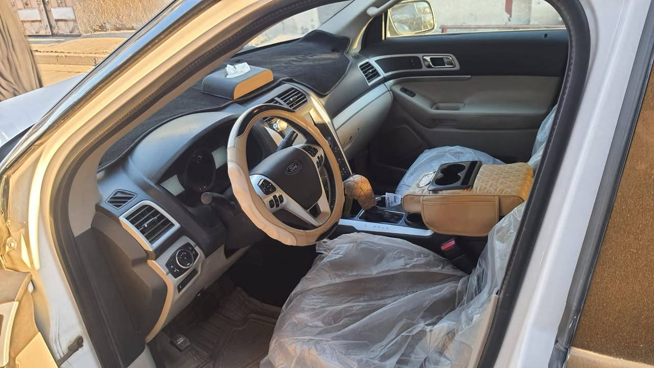 فورد اكسبلور 2011
7 راكب
3 قطع تبربد 
كامره شاشة 
سته سلندر
كير مكينه مكفول
تخم تايرات جديد
بنوراما
كراسي كهربائيه
وارد خليجي بابين مرشوشات عالنص
السعر 125
مكانه بغداد البياع
لللستفسار ***********
