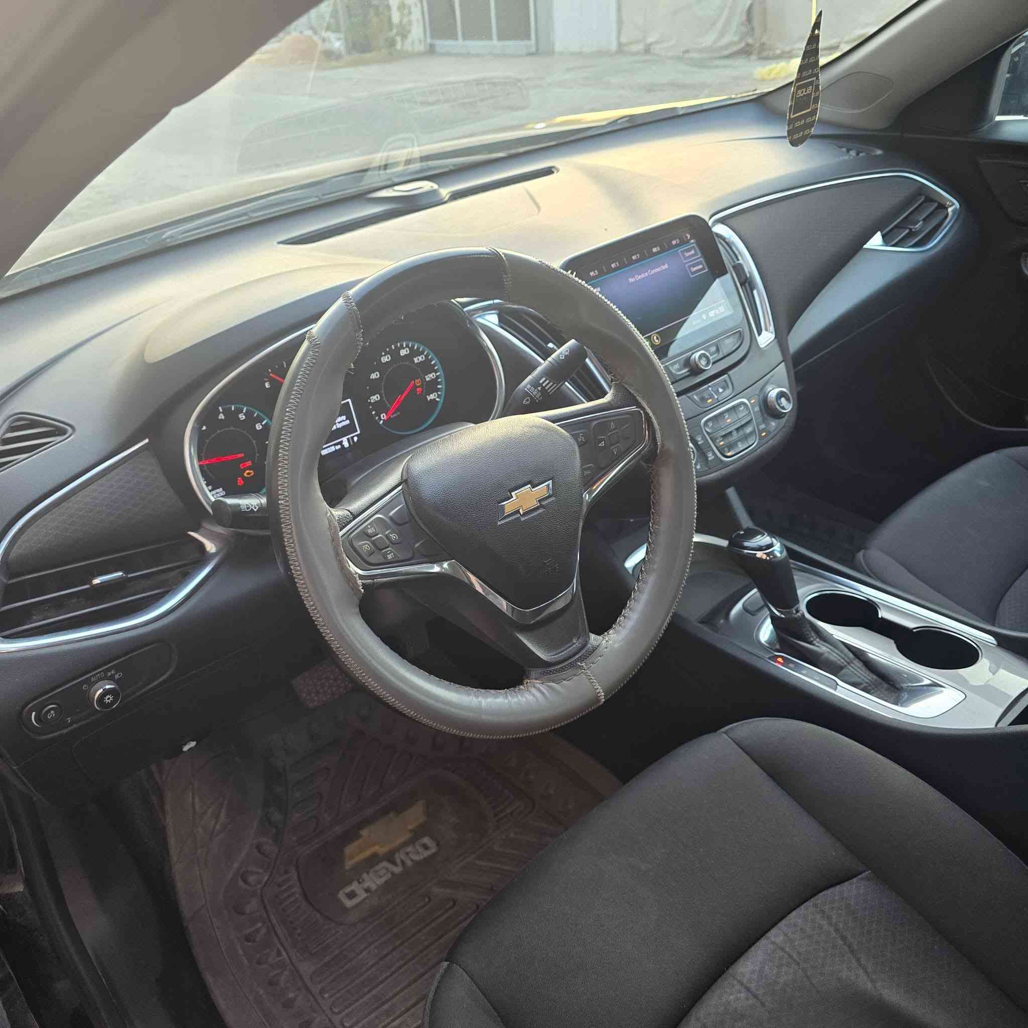 للبيع
شيفرولية ماليبو  لون  اسود
#الموديل : 2020
#وارد :امريكي صور الحادث مرفقه 👇
#الضرر  :بنيد وچاملغ فقط بدون دواخل 

#مكان السياره: بلنجف
#الرقم : كربلاء معوقين سنه  وتداوره باسمك
وكاله عامه باسمك

#المواصفات :
#فئه :LT
▪️السيارة : شيفرولية ماليبو لون اسود
▪️المحرك : 1.5L توربو
-حجم الويل : ويل كب حجم 18
▪️بصمات عدد 2 للأبواب مع بصمة جنطة وبصمة تشغيل وتشغيل عن بعد
▪️لايتات  LED ابيض
▪️شاشة الدشبول حجم كبير 
▪️كامرة خلفية دوارة اصل مع الستيرن
▪️كشنات السيارة مخمل اسود
▪️تدفئة لكشنات المقدمة
▪️تحكم فول كهرباء لكرسي السائق
▪️قطعتين تبريد امامي وخلفي
▪️ تشغيل عن بعد
▪️سستم صوت 
▪️عداد المسافه: 111 الف كيلو حقيقي
▪️تحكم ستيرن جهتين بلوتوث وحاكية وكروس سرعة وتحكم صوت 
▪️نظام ABS مانع انزلاق
▪️السيارة موديل 2020 

وباقي مواصفات ال LT معروفه

السعر 120 وبيه مجال بسيط 
الاتصال على :*********** بي وتساب 
العنوان نجف الاشرف
