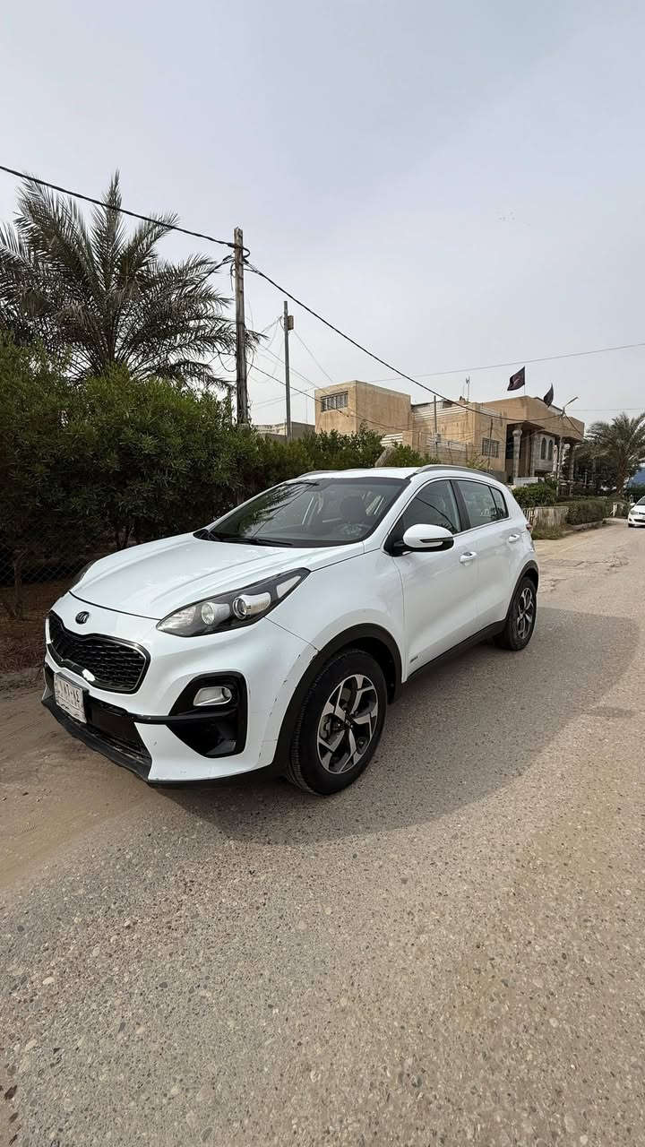 سلام عليكم سبورتج موديل 19 خليجيه مكفوله 
محرك2400GDi 
سياره بيه تنقيص مي سعر 180
***********
