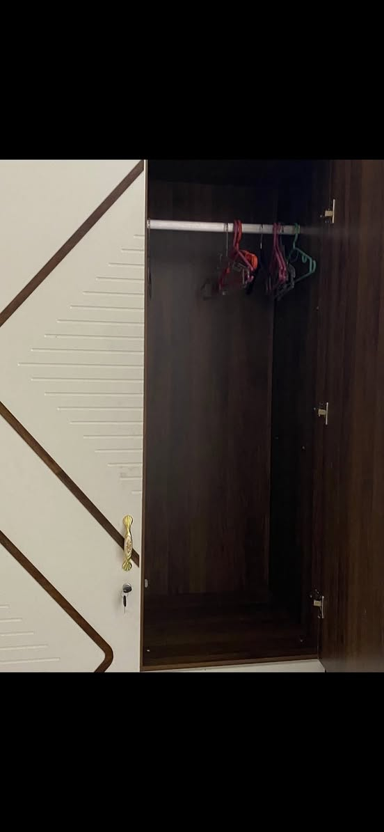 السلام عليكم كنتور للبيع جديد 3 بوب  سعره 200 للعنوان كوت كفاءات الاستفسار الاتصال ع رقم ***********
