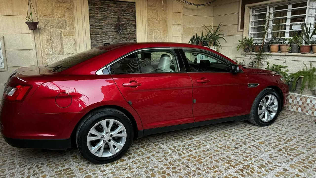 فورد تورس 2011 فول بدون سلايد
تحكمات ستيرن  جهتين .
شفتات ستيرن.
شاشة كبيره sncy 
شاشات اعطال
حساسات خلفية بلادي.
كشنات جلد بلادي.
داخل عسلي.
اشارات ترحيب.
لد أمامي بالدعامية.
لايتات زينون.
تبريد قطعتين.
ابواب سكيورتي.
كشن كهرباء 
نظام مانع انغلاق
نظام مانع انزلاق
نظام صوتي دمام.
 ويل كب فورد بلادي حجم 19.
طخم تايرات وباتري جديد.
مكينة 3500 جديدة .
سياقة وعزل 100%
السيارة جديدة وبلادية 
 بيها بوند كلير رش بدون داخل . السيارة دخولها (كلين)
رقم دهوك انكليزي شرعي بالموصل تحويل مباشر.


**إذا كنت صاحب هذا الإعلان وتريد حذفه لأي سبب، رجاءا أرسل رسالة إلى الدعم الفني**