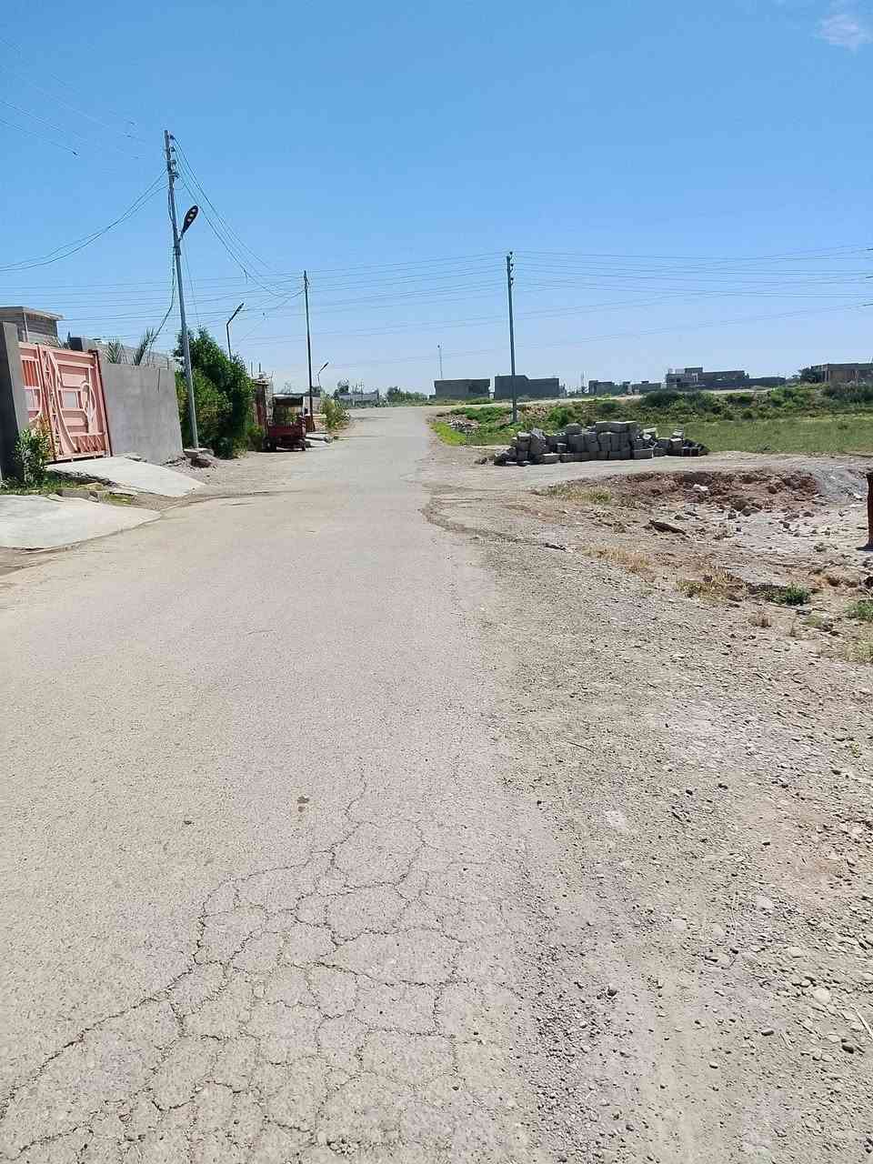 قطعه ارض زراعي قرار 117 للبيع (لموقع ديالئ بعقوبه تبعد عن الامام المحسن كيلو ونص يعني بضهر الرحمه وره المشروع) لمساحه 600م وأكو قطع 200م خدمات تبليط كهرباء مياه للستفسار التصال علئ الرقم ***********
