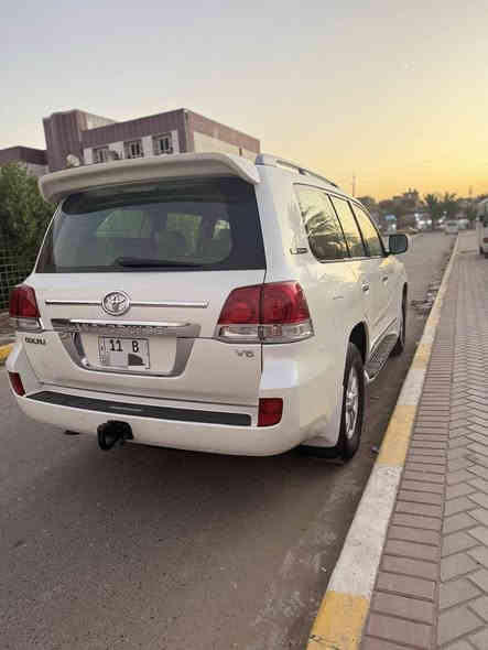 السلام عليكم لاندگروز 2011 ستينيه للبيع معروفه مواصفات الستينيه
السياره بيهه رصعات بسيطه وبارد گد شبر بالچاملغ الامامي الايمن

السعر:335$

للأستفسار:***********
