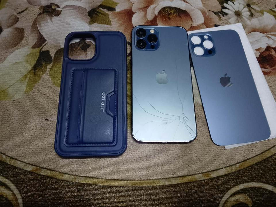 ١٢ابرو ماكس جهز نضيف ذكره ٢٥٦+دبل مبدل شاشه أو الضهر مفطور مو مكسور ونطيك ويا ضهر  السعر ٣٥٠الف بيع بس خاص مفتوح ***********
