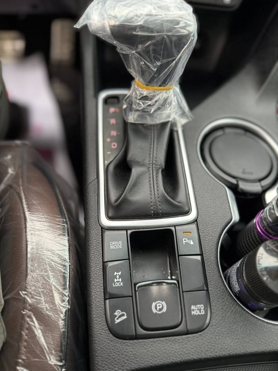 السلام عليكم
كيا سبورتج خليجية فئة جيتي لاين موديل 2018  

مكفوله من الصبغ فقط بارد 

كير مكينه مكفولات 

المواصفات

سقف بانوراما بالكامل

ايرباكات عدد 8

تشغيل بصمه

بصمات ابواب امامية

هاند بريك بصمه

ترحيب عند الاقتراب من العجله

جنطه كهرباء + بصمه + فتح ذكي( تفتح تلقائياً عند الاقتراب)

حساسات اماميه خلفيه

نقاط عمياء

اشاير بالمري

مري شفط كهرباء

مراية سايق اوتو دم تضليل ليلي عند الانعكاس

نظام ماسحات اوتو +بالاضافه لماسحه خلفيه

داخل جلد قرميدي بلادي

كشنات جلد

 اربع كشنات تدفئه (خلفي امامي)

كشنات اماميه تبريد

تحكم كشنات  اماميه كهرباء ( سايق + صدر )

نظام تدفئه تبريد منعزل ( مناخين )

تبريد خلفي امامي

بك لايت لد

الاناره الاماميه فوول زنون بلادي وليس عمل

زراك لايت امامي

دوسات بلاديه 

تطعيم نيكل بلادي

نظام دفع فور ويل

انظمة قياده (اعتيادي / اقتصادي / سبورت )

شفتات كير بالستيرن ( نظام رياضي )

نظام منحدرات

نظام اوتو هولد

نظام شحن الموبايل السريع

نظام ستريو معروف ماركة JBL

فوول تحكم ستيرن

 وماشية فقط ٨٥  / محرك 2400

  مكان السيارة بغداد الغدير

السعر المطلوب ١٩٧ ورقة وبيه مجال بسيط

للتواصل ***********
