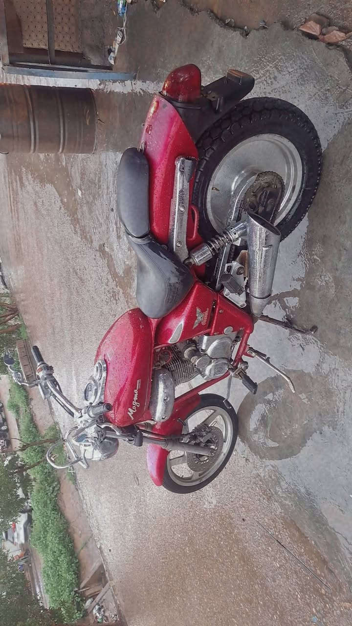 السلام عليكم 
دراجه مكنه دايلم دراجه على وضع الشركه 
سلف وهندر نكره وحده بكل وقت 
سلندر واحد  استخدام قليل 
استيراد خاص من كوريا جبتها بحاويه مال تفصيخ 
سيارات كوري   
ديالى المقداديه 
***********
متواجد خاص
