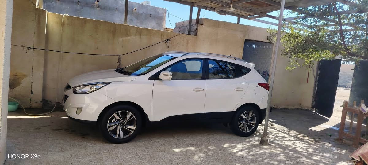 سلام عليكم توسان 13رقم بغداد سنويه ل 29مجدده 
خليجي حداديه جديده دواخل بيجي سياره جديده بمعنئ الكلمه البنيد تبديل قطعه وحده 
مكان البصره كرمت علي ابو صخير الاستفسار السعر 132
***********
***********
