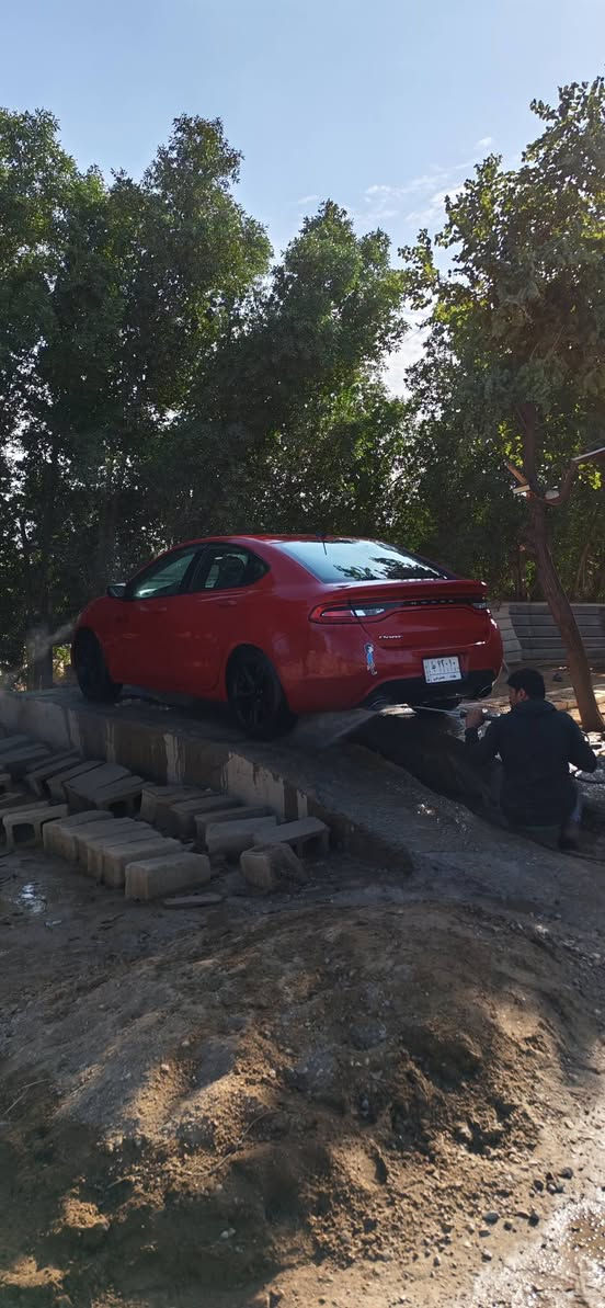 السلام عليكم دوج دارت 16حادث جاملغ وباب السايق محرك 2400  السيارة جاهزه ترايك وين متريد مابيها اي نقص ان شاء الله وياهه محرك حتياط ابيع وياهه السعر 98)السيارة بسمي تحويل ثاني يوم للستفسار اكثر اتصل *********** الرقم بي واتساب
