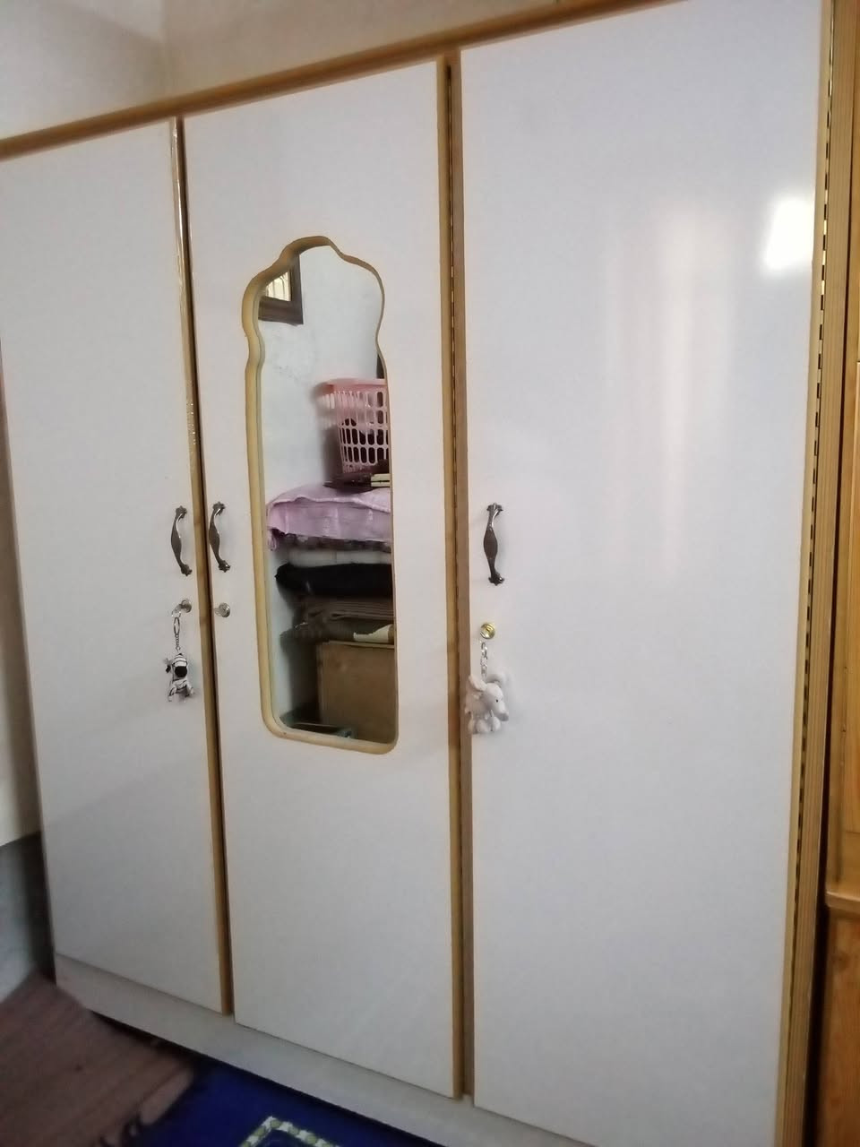 سلام عليكم كنتور للبيع بسعر 255 ألف للاستفسار على الخاص او الاتصال على الرقم
***********
***********
