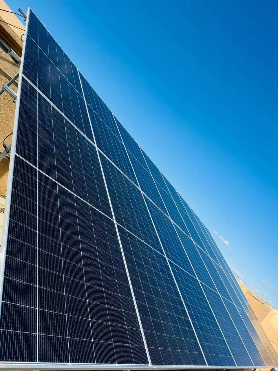 بفضل الله وتوفيقه تم تنصيب منظومة طاقة شمسية لبيت الاخ ياسر صاحب اسواق دجلة في تكريت القادسية بتاريخ ٢٠٢٦/٣/٥.
من قبل ##مركز_دجلة_للطاقة_الشمسية 
عنوننا//
صلاح الدين تكريت القادسية الشارع العام 
الانبار الرمادي شارع ٦٠
للاستفسار//
***********
***********
