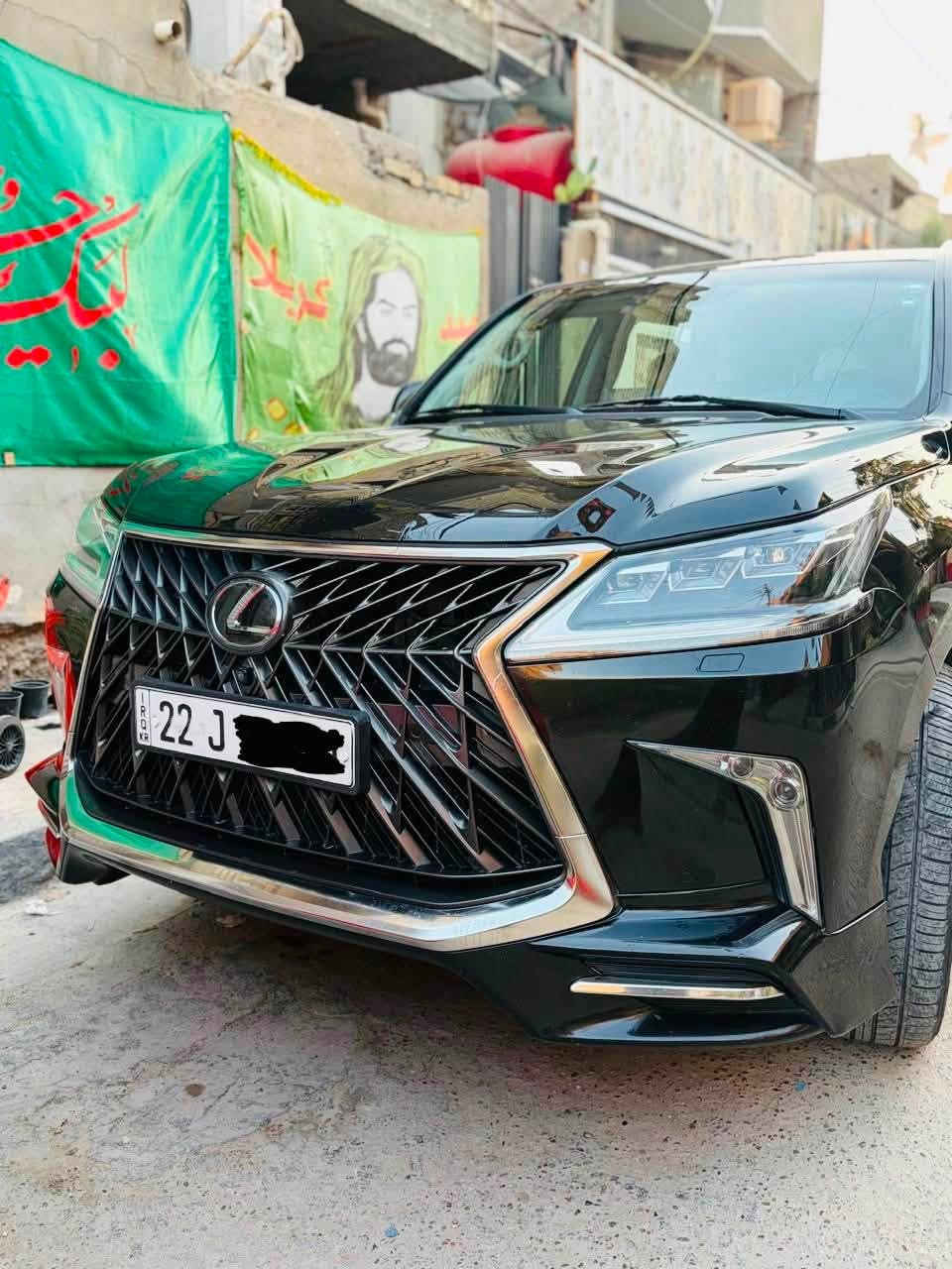 السلام عليكم للبيع لكزس LX570
موديل 2018 مواصفات ال LX570 معروفه 
السياره رقم أربيل الجديد بأسمي تحويل مباشر السياره جدااااااااا نضيفه ماناقصه اي شي ماشيه 115 الف حقيقي مكان السياره بغداد مكفوله كفاله عامه بيه فقط بل دعاميه الخلفيه صبغ اثر طخه بسيطه السياره جديده بمعنى الكلمه السعر 615 وبيها مجال ***********
