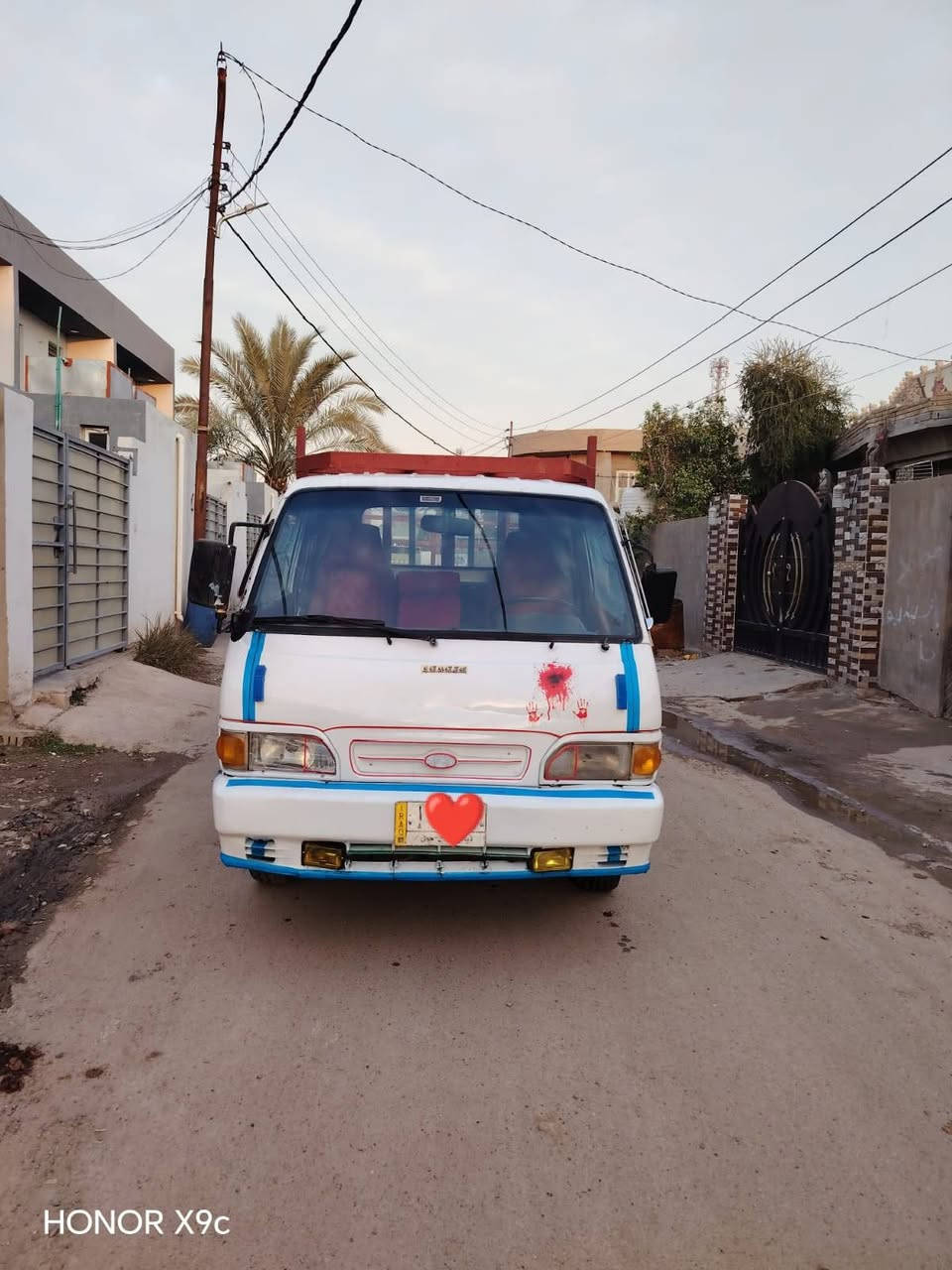 السلام عليكم 
كيا بنكو 1996رقم ديالى للبيع 
كير ومحرك آكسل شاصي مكفول 
صدر ومشط وباور ستيرن جديد 
سنوية مشروع وطني ل2027
قمارة وربع 7جنكال تحويل مباشر 
صبغ حزام للجمالية فقط بدون ضربة 
السعر 53
مكاني بلد طريق السيد محمد 
للاستفسار  ***********
                ***********
