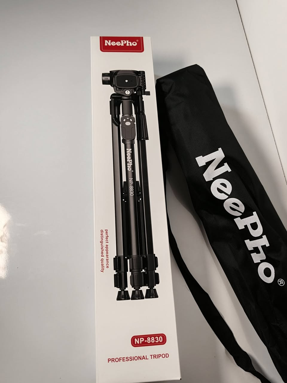 ترايبود ثلاثي احترافي Neckfo NP-8830 – خفيف، متين، وسهل الحمل
📷 مثالي للكاميرات والموبايل 

✅ أرجل ألمنيوم بثلاثة مقاطع مع دعامة لثبات قوي
✅ عمود رفع مسنن (Geared Elevator) للتحكم الدقيق بالارتفاع
✅ لوحة سريعة الفك بمسمار ¼ بوصة لتركيب الكاميرا بسرعة
✅ أقفال سريعة للأرجل (Quick-Release Leg Locks) لسهولة الضبط
✅ أقدام مطاطية قابلة للتعديم مانعة للانزلاق
✅ خطاف لتعليق الأوزان وزيادة الثبات
✅ خفيف الوزن (1900g) ومتين (مصنوع من ABS+PC)
✅ يمتد حتى 155cm ويُطوى لطول 54cm – سهل النقل والتخزين
✅ يأتي مع حقيبة حمل 

📲 لمعرفة السعر علق بكلمة سعر وسيتم إرسالة السعر الك 😍

🚚 موجود توصيل لكل محافظات العراق 🇮🇶
📲 للطلب والاستفسار راسلونه على الواتساب:
📞 ***********

#ترابويد #تصوير_احترافي #معدات_تصوير #Neckfo #العراق #كاميرا #فيديو
