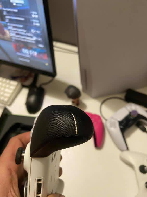 السلام عليكم عندي جوستك اليت ٢ مستخدمه نسخه core يعني تجي بدون اضافات للبيع السعر ٧٥


**إذا كنت صاحب هذا الإعلان وتريد حذفه لأي سبب، رجاءا أرسل رسالة إلى الدعم الفني**