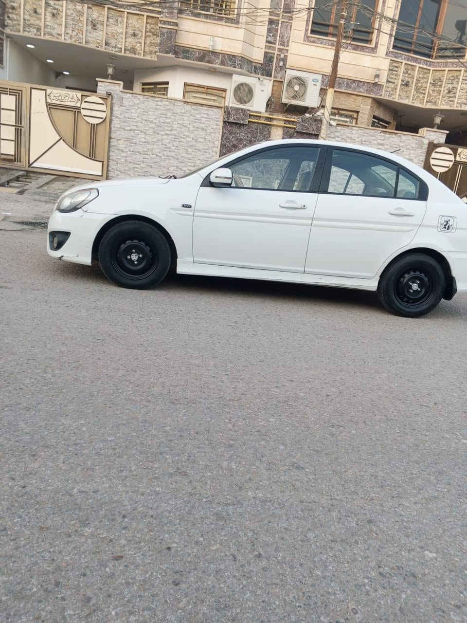 سلام عليكم سياره للبيع اكسنت موديل 2011 وارد خليجي حجم المكينه 1600 كير مكينه كفاله لا تنقيص لا تبخير تخم تاير حداديه تبريد ثلج سياره جاهزه العنوان كربلاء تحويل مباشر السعر.... 88.
بيه مجال رقم...***********..الهاتف
