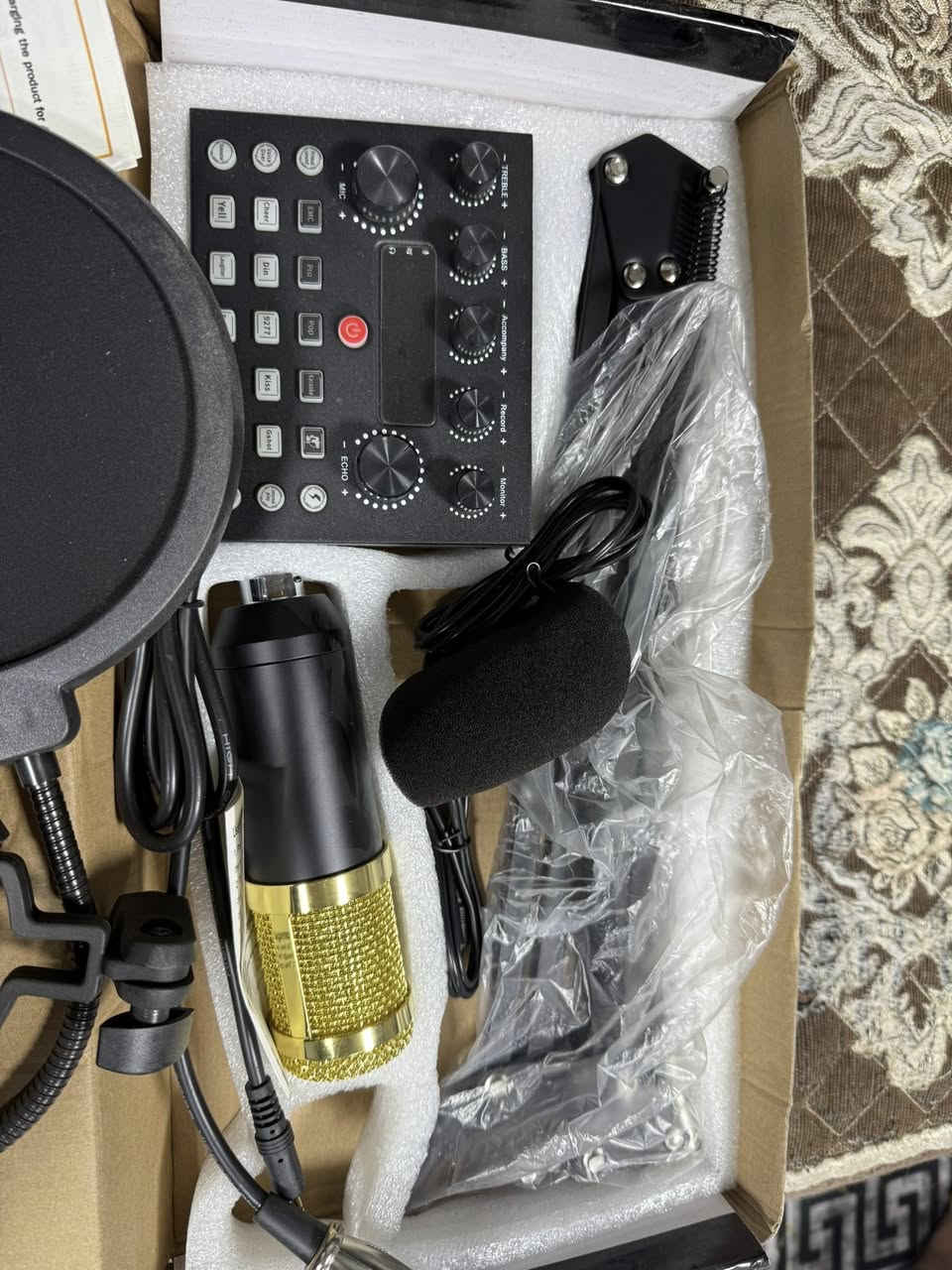 للبيع ممستخدم بعده بلكارتون ***********
