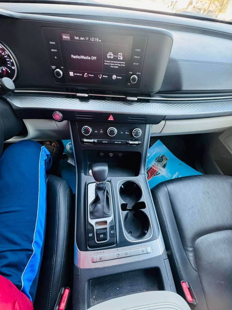 سلام عليكم
كيا كرلفان وارد امريكي موديل 2023 سيارة فول ١/١ ما عدة الفتحة ماشية 27 الف سيارة بوضع الزيرو جديدة للاخير حادثها بنيد وجاملغ مبدلات إصليات نفس ألون سيارة 7 نفر مكينة 6 سلندر 
المواصفات :- 
ثلاث بصمات 
كشن كهرباء 
أبواب خلفية كهرباء 
رادارات
سايد بريك دكمة 
تدفئة كشنات امامية 
ثلاث أنظمة قيادة ( ايكو / نورمال / سبورت )
اوتوهولد 
حساسات 
مانع تزحلق 
تحديد مسار 
كروز تثبيت سرعة 
كشنات جلد 
كامرة خلفية دوارة 
شاشة كبيرة 

السيارة رقمها بغداد 
عنوان بغداد 
السعر 250 ورقة 
***********
