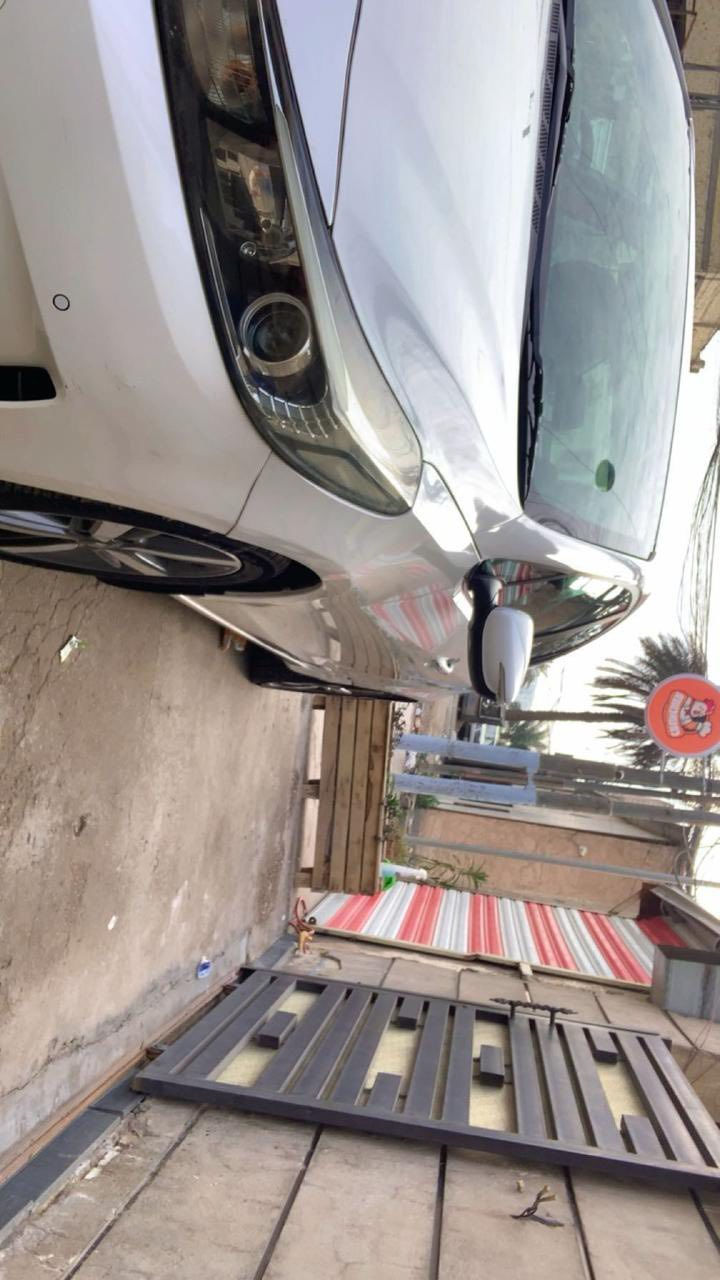 سلام عليكم البيع كيا سيراتو 2018 
السيارة مواصفات إيراني 
مواصفات VIP
-فول فول 
-بصمة أبواب 
-بصمة تشغيل 
-تبريد قطعتين 
-سيتر ستيرن 
-اشاير بالمري
-كشنات كهربائية 
-كشنات جلد 
-كشنات تدفئة وتبريد
-خزن ميموري 
-شاشة اعطال 
- فول حساسات 
- ⁠فول تحكم ستيرن
- ⁠فتحة سقف 
- ⁠محرك 2000 دوش 
- ⁠كير 6نمر 
-3 وضعيات قيادة
- ⁠تحكم بالانارة الامامية تنزيل وتصعيد 
- ⁠يعني بعد بيها مواصفات هواي 
- ⁠السيارة رقم بغداد  الدولي باسمي 
- السياره هنا بالعراق بيها جاملغ وبنيد صبغ والسونار موجود بالمنشور
- ⁠السعر 148 وبي مجال 
- ⁠مكاني بغداد حي الجهاد (*********** / ***********)
