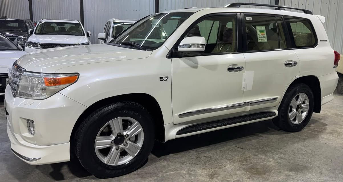 لاندكروز 2014 ( VXR ) خليجي للبيع
مكفولة لا ضربة ولا صبغ ولا تبديل
فووول مواصفات 1/1
رقم بغداد
محرك 5700
فتحة
بصمة
تشغيل عن بعد
جنطة كهرباء
كشنات جلد كهرباء
كشنات ميموري
كشنات تدفئة تبريد
٤ كامرات
حساسات
رادارات
مري شفط
فور ويل
السيارة جديدة لوك
باقي المواصفات موضحة بالصور
السعر 430 $
الكريعات / شارع الوقف السني (معرض اودين )
للاستفسار اكثر📞

*********** 
***********    ☬ ابو نمر ☬
