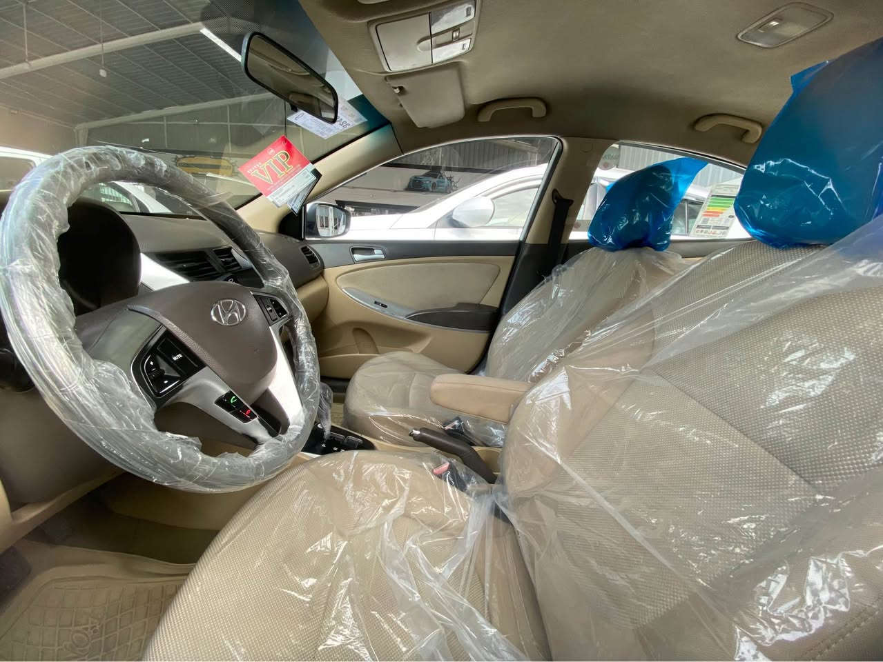 اكسنت للبيع موديل 2012📦
رقم سليمانية سنوية ساقطة📍
شرط التحويل والغرامات📍
تبريد ثلج 🥶تدفئة 🔥
دفتر بانزين موجود ⛽️
مواصفات 📍
شاشة ايباد 💽
كامرة
تحكم استيرن
بدون صبغ 
بدون ضربة 
بيها فقط جم مكان تعديل بارد 
سعرها 93$💸وبيها مجال 
سيارة ما بيها ربع دينار💸مصرف 
مكاني كركوك 
اي استفسار اتصل
***********📞 كركوك, العراق
