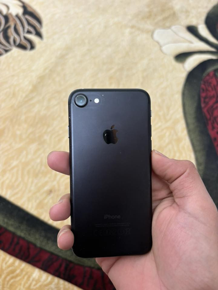 ايفون7عادي
ذاكره 32
بطاريه81
جهاز ما مفتوح شخط ما بي كلشي. شغال سيمكارتت بصمه سعر 70بي مجال للشراي 
***********
