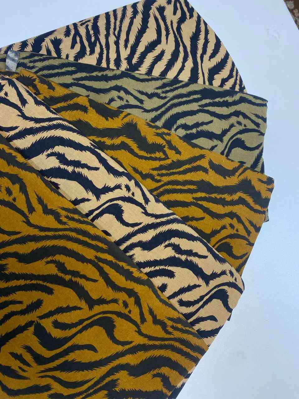 احلى وارقى الطرحات يمنة 🫢😍كشمير ايطالي قطني الثقيل القطعه مترين ونص //البيع جملة ومفرد 
للحجز واتساب***********او مراسله البيج 
تتوفر خدمة توصيل بغداد وكل مناطق العراق 5
الفحص بوجود المندوب واي اختلاف بلطلب الك حق الرفض
