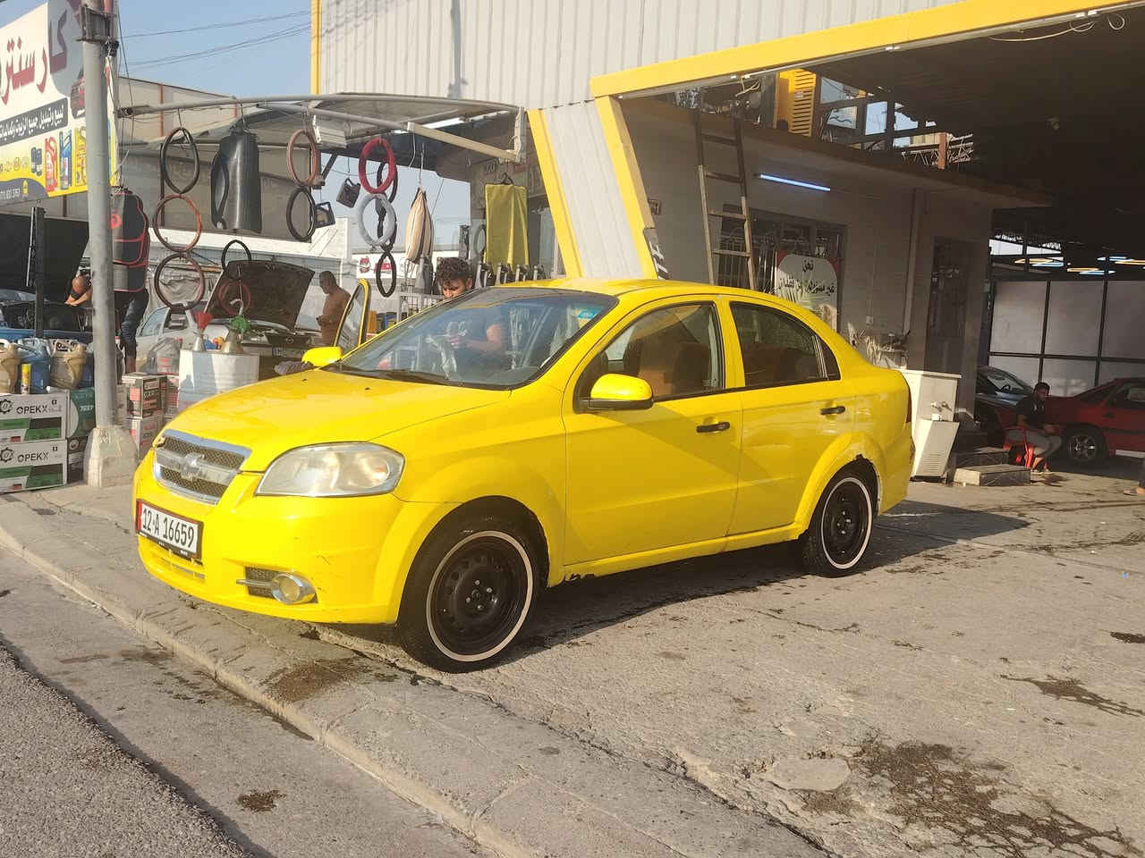 السلام عليكم
سياره اڤيو 
موديل 2007
كابون بانزين
رقم نينوى
سنويه اجنبي لل2030لوحات اجنبي 
طخم تاير جديد 
طخم جديد
باتري جديد
محرك بي نفخ ورخاوه 
سعر 50 بي مجال شي قليل
***********
