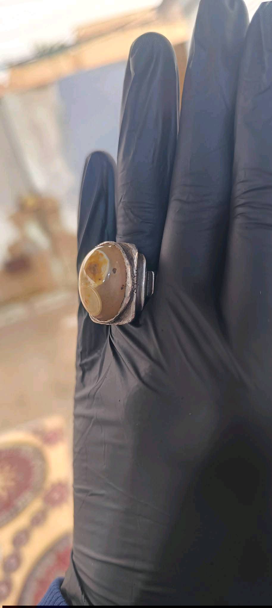 خاتم سليماني عينين 🔥👑
أسطورة مو خاتم! قطعة نادرة جدًا من الزمن الأصيل ⏳
حجر سليماني أصلي بعينين واضحة وقوية، رمز للفخامة والهيبة 💎
تفاصيله تحچي تاريخ وقيمته تزداد مع الوقت 🔥
▪️ القياس: 20 / 21
▪️ الوزن: 25 غرام (ثقيل وفخم يبين على اليد 👑)
▪️ السعر: 125 ألف فقط شامل التوصيل 🚚
⚡ مناسب لأصحاب الذوق العالي والهيبة
⚡ قطعة ما تتكرر وفرصة محدودة جدًا
🚨 إذا تدور التميز الحقيقي لا تفوتها
📩 احجز هسه قبل لا تنباع