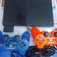 عندي بلي 2 للبيع ويا ثنين جويستك وميموري وفلاش وبي العاب سعر 50 الف رق...