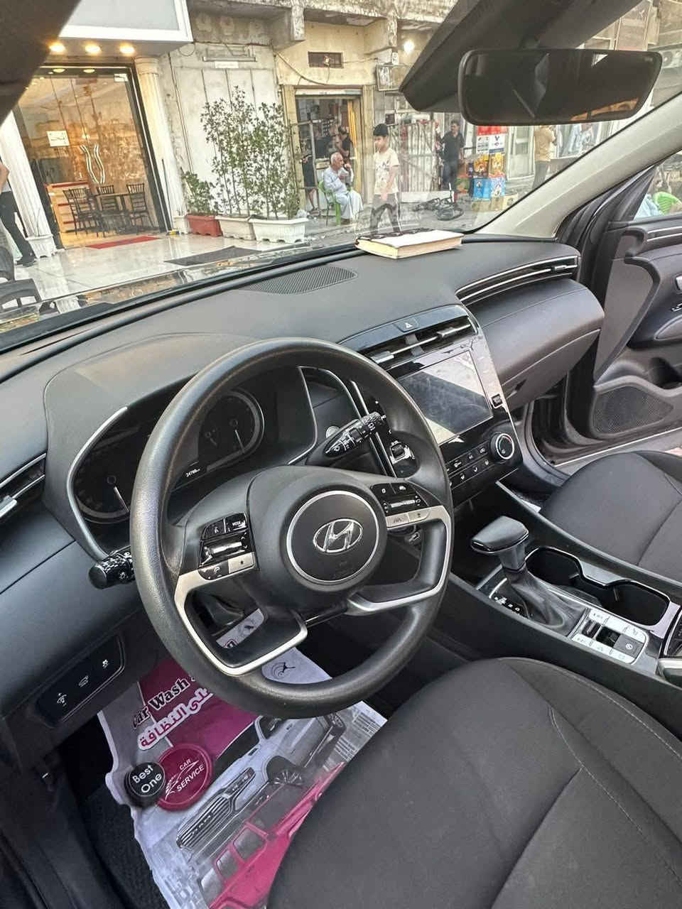 توسان ٢٠٢٣ ،حادث بسيط ،السعر ١٨٣ مجال بسيط ،ماشية ٢٦ ميل ، رقم بغداد
مواصفات : 
١.تشغيل عن بعد 
٢.رادار امامي وجانبي وخلفي وتحديد مسار وتوقف ذاتي 
٣.كشنات تدفئة 
٤.قطعتين تبريد 
٥.صندوق كهرباء 
٦.ترحيب دخول وبصحة بيبان
٧.محرك ٢٥٠٠ GDI
وباقي المواصفات المعروفة 

للإستفسار : ***********
