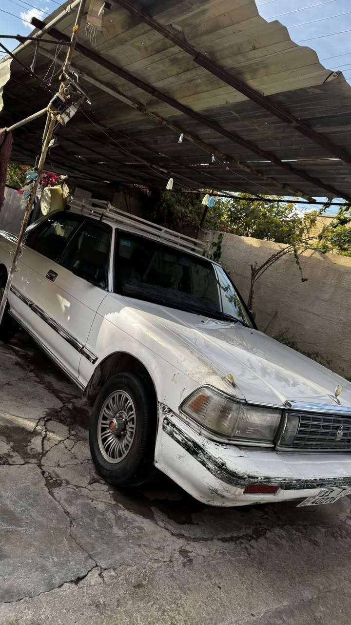 السلام عليكم 
سوبر سيدان الموديل 91 كير محرك vvti 2500 خير من الله مكفولات بيها ضربة من الجهه اليسار للشاصي للامانة ابد ما مأثرة على السيارة زوج تاير امامي جدد سنوية وارقام جدد لسنة 2030 السعر 41 
تبريد فقط ليك المنظومة اي سؤال او استفسار خاص للاتصال ***********
