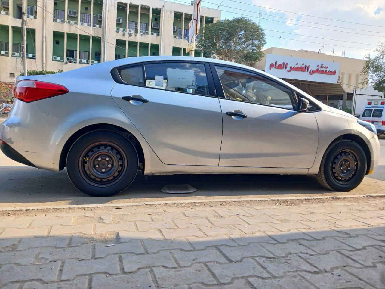 السلام عليكم
سيراتو 2015
عميه بدون مواصفات
تبديل قطعه وحده
صبغ عام 
غير متواجد بل الفيس
***********
