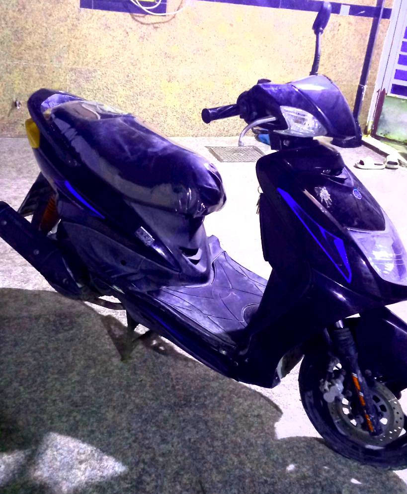 سكنز ( ياباني ) 140حاويه صارله شهر منزله من الحاويه جديده شرط كلها بلاديه مكانها كربلاء 
السعر مليون 
***********
