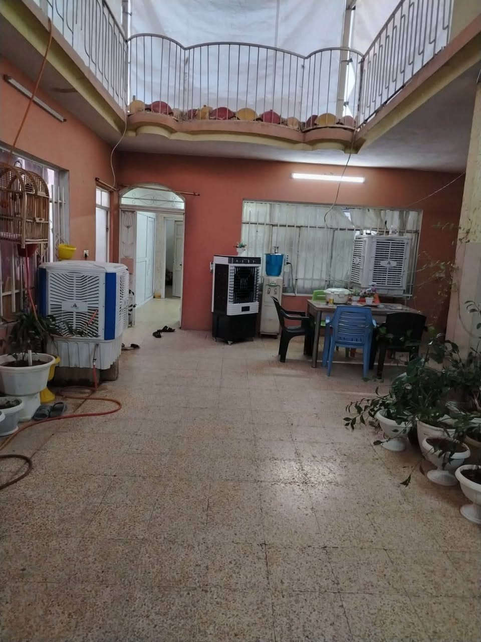 بيت للبيع  مساحة 200 متر ملك صرف شرط التحويل سند 2026 العنوان حي البكر قرب مول
رفعت السعر مناسب 
***********
***********

