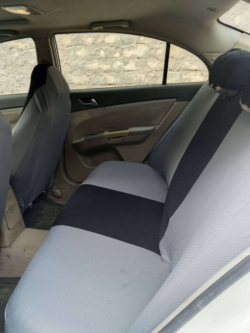 سلام عليكم امكراند c7 2013 رقم بغداد باسم ولد صديقي نضيفه كلش سياره بلاديه بيها بنيد مرشوش وباقي نضيف مابيها لاخياس ولاضربه قويه نضيفه سياره اخت جديده بعدها بلاديه مكانها بغداد 
***********
***********
السعر 65وبيها مجال
