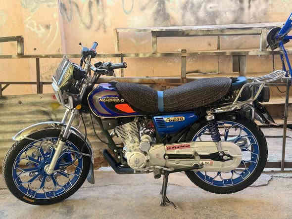 دراجه للبيع 
موديل 2024 ورقه وحده بي 
محرك حجم 200 خمسه كير سلف 
محرك مبدل بي ولفات فقط للسرعه ما كايمه سابقا 
سعر 750 بي مجال مكانه جلولاء 
ماشي 5الف متر  للستفسار خاص او رقم وتساب تصال ***********
