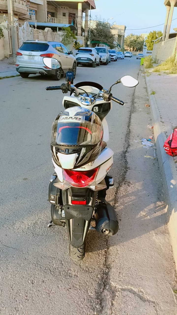 السلام عليكم دراجه pcx جيل أول ياباني مدينه 150 للبيع كفاله عامه ماشيه 30الف رمبه السعر 15وبيها مجال كوت الكفاءات


**إذا كنت صاحب هذا الإعلان وتريد حذفه لأي سبب، رجاءا أرسل رسالة إلى الدعم الفني**