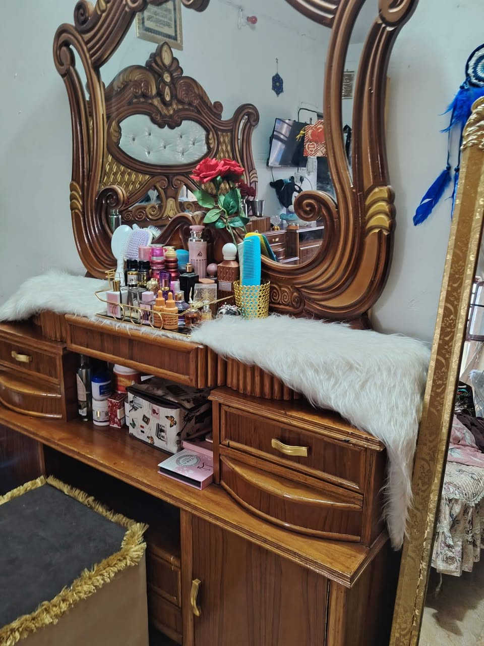 السلام عليكم غرف نوم صاج للبيع التواصل عبر ***********السعر 800وبيها مجال
