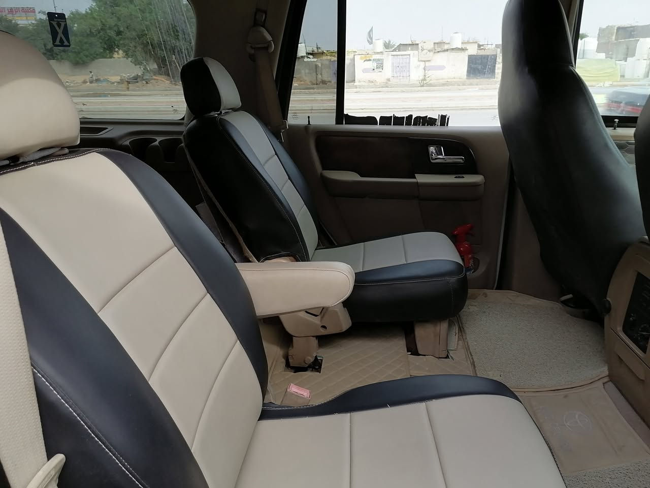 فورد اكسبيديشن ٢٠٠٦ محرك ٨سلندر مكينة جديدة تبريد تدفئة
حدادية ٨٠بالمية ٧راكب باسمي سنوية ٢٠٢٨
كهربائيات بلاد صبغ بلاد بدون حادث سيارة استعمال شخصي فقط للبيع غير متواجد على الفيس السعر ٨٥ مجال قليل حك الجية


**إذا كنت صاحب هذا الإعلان وتريد حذفه لأي سبب، رجاءا أرسل رسالة إلى الدعم الفني**