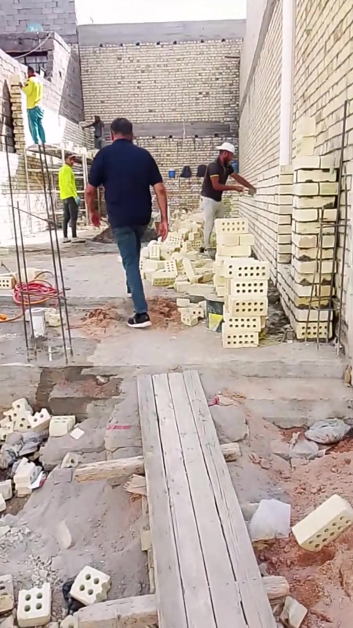 السلام عليكم كادر خلفه بناء مصري شغل درجه اولى اسعار مناسبه *********** 👍***********
